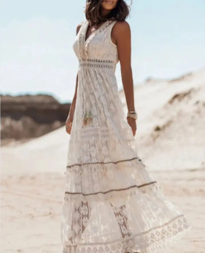 Casual women's boho maxi dress, perfect for summer vacations. Features a comfortable V-neck and stylish drawstring.