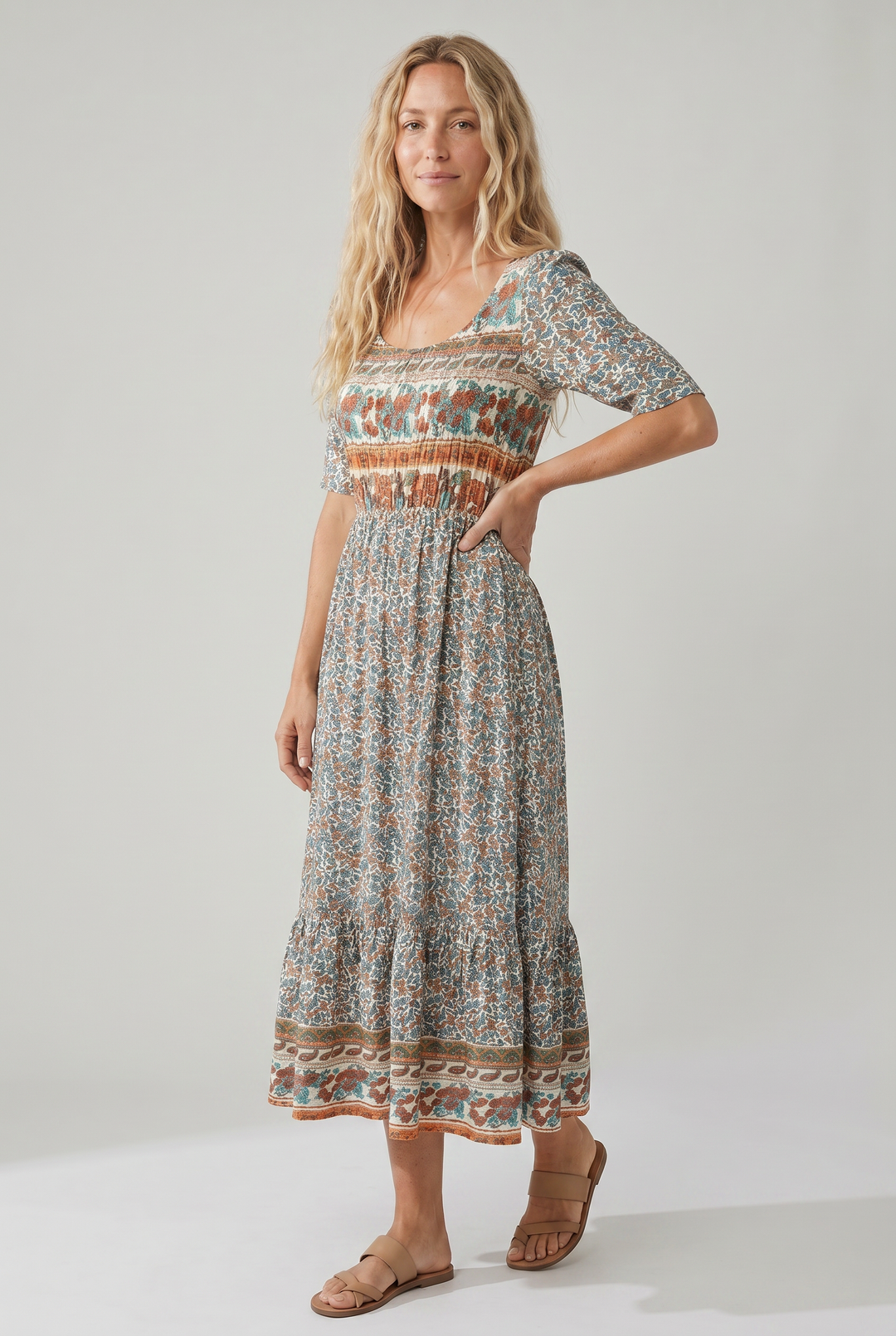 Casual women's boho print midi dress, square neck, shirred bodice, ideal for vacation.