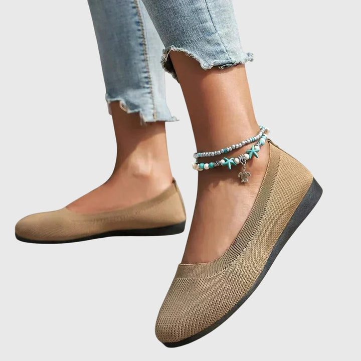 Women's versatile walking shoes, breathable, anti-slip, with integrated arch support.