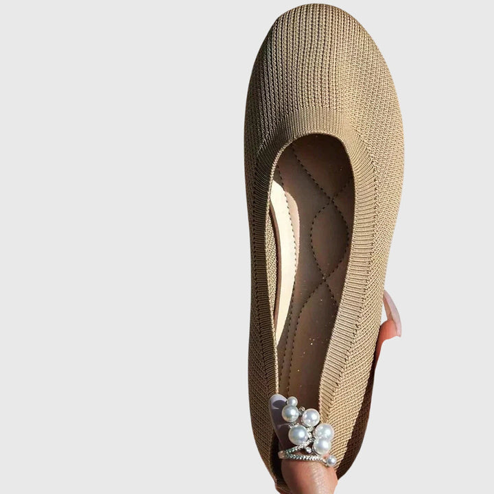 Safe anti-slip women's walking shoes, breathable design for comfort, providing arch support.