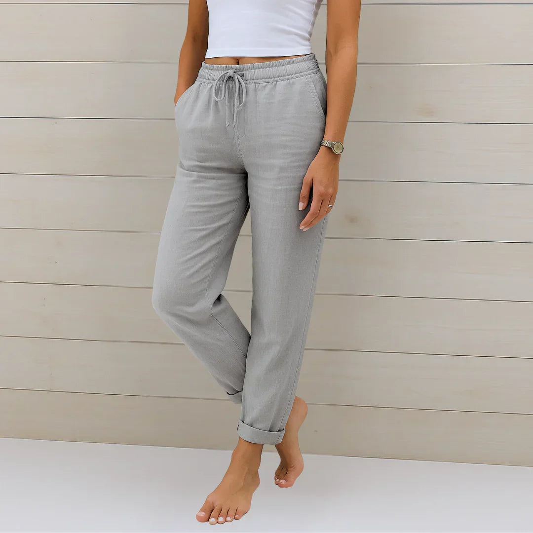 Fashionable women's breathable stretch trousers. Comfortable & elegant design for versatile everyday wear.