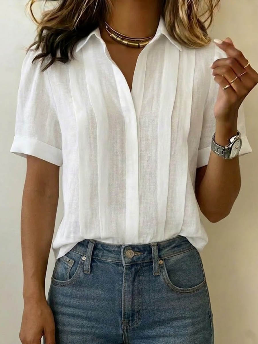 Women's breezy short-sleeve blouse with a classic collar, perfect for effortless spring & summer style and comfort.