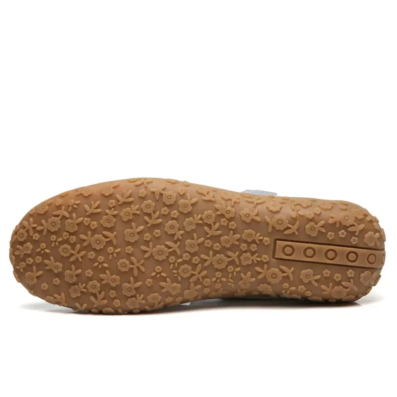 Elegant yet casual women's leather sandals with supportive comfort sole.