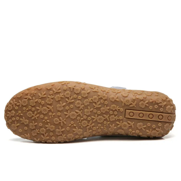 Elegant yet casual women's leather sandals with supportive comfort sole.