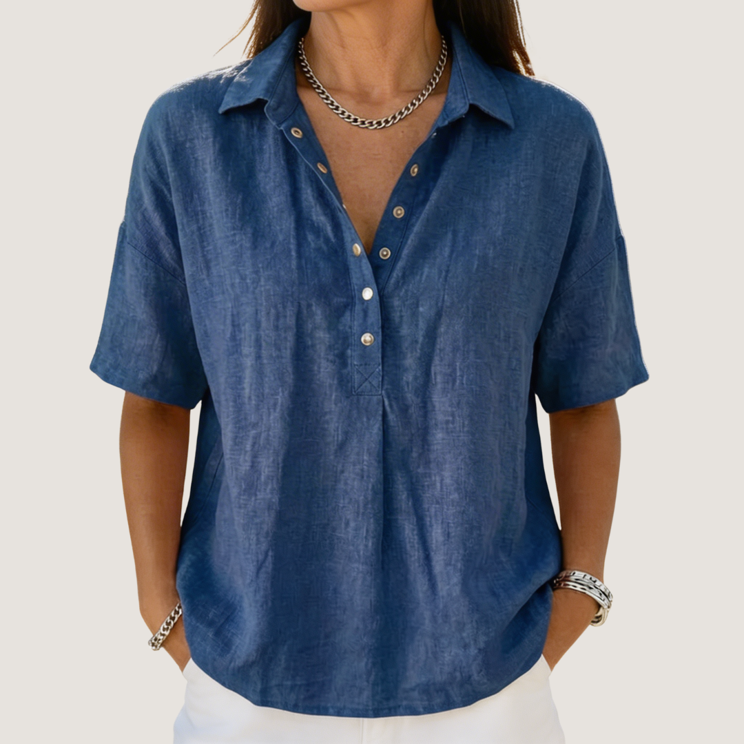 Women's casual button-up shirt in a relaxed fit, perfect for everyday wear & versatile fashion.