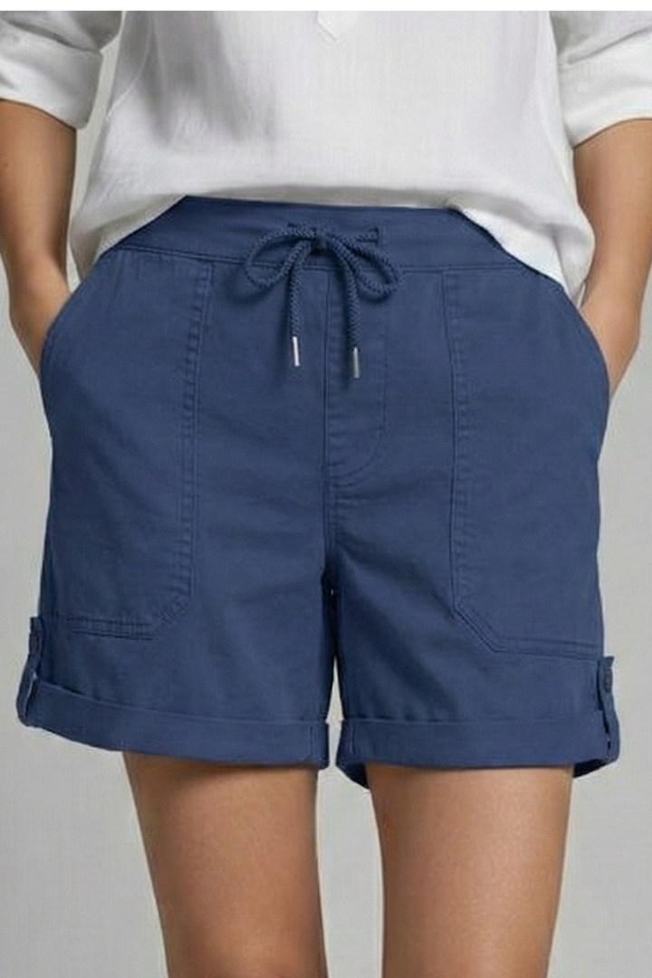 Lightweight women's casual drawstring shorts, comfortable with pockets, ideal for summer daily wear.