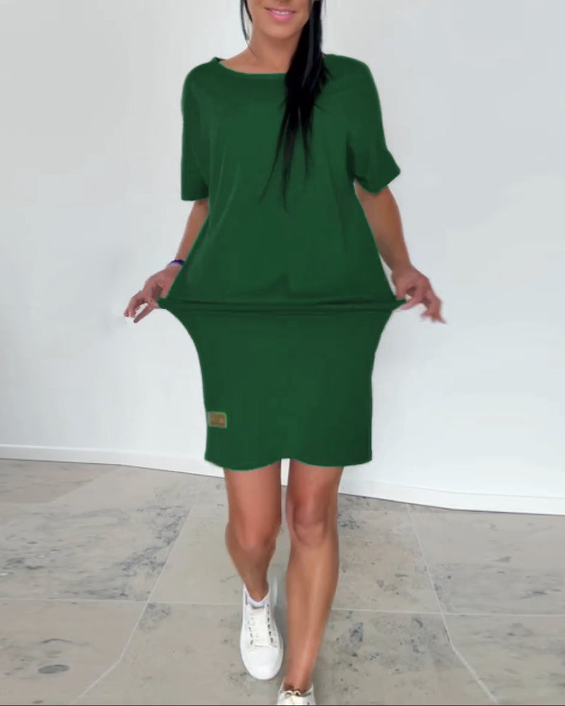 Women's stylish midi dress, ideal for casual elegance & effortless comfort.