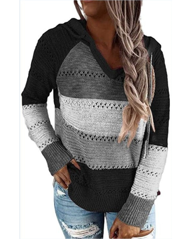 Versatile women's sweatshirt for casual outings and relaxed streetwear.