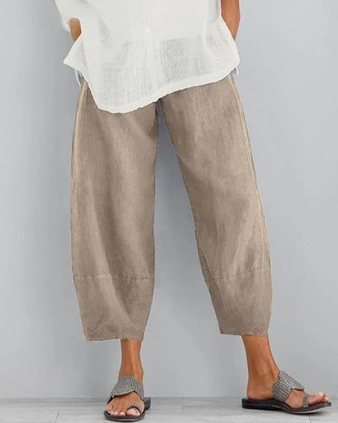 Women's casual khaki cropped trousers, loose fit for comfortable everyday style. Perfect for spring & summer.