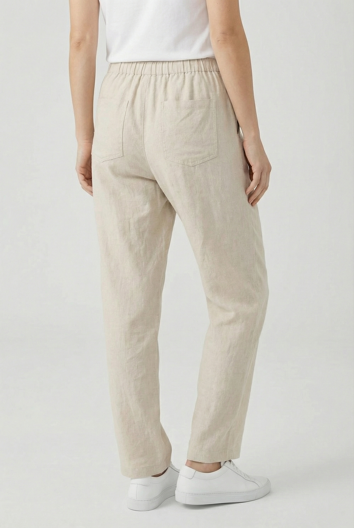 Fashionable women's summer pants featuring a stylish lace-up closure and linen fabric.