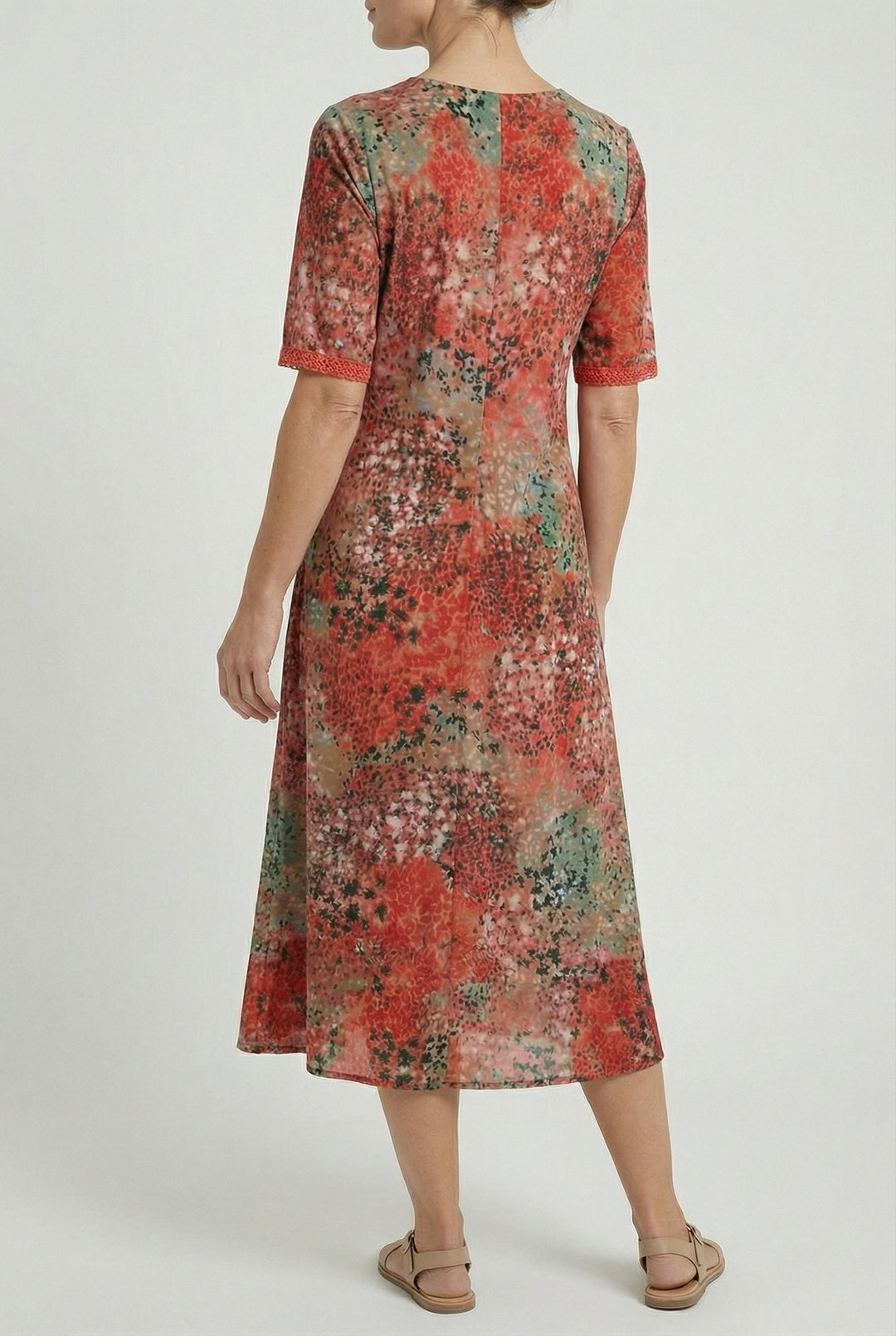 Stylish floral print midi dress, perfect for casual summer outings
