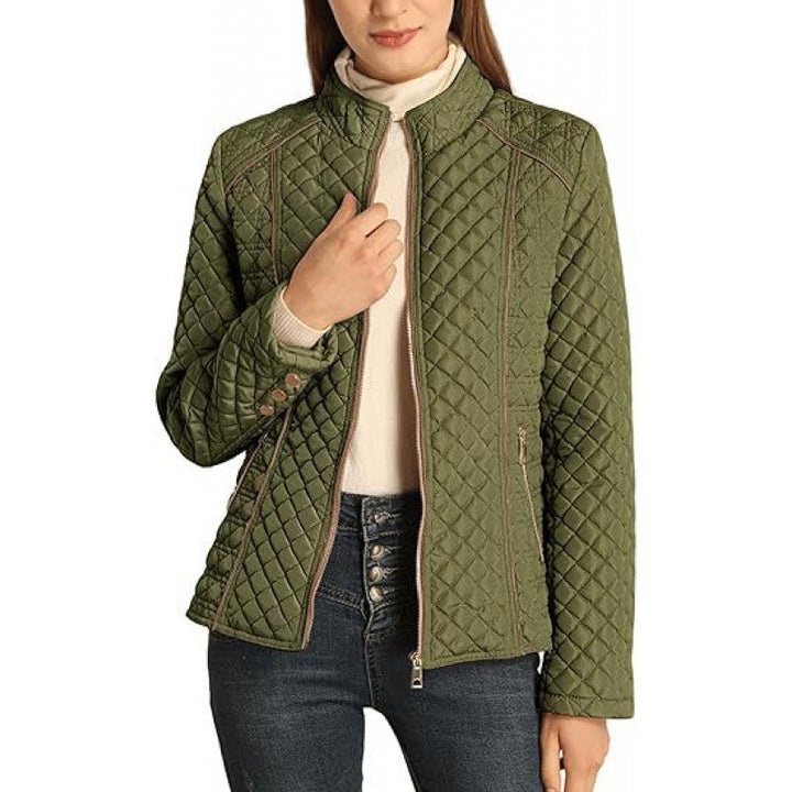 The perfect cozy jacket for women: quilted design with a high collar