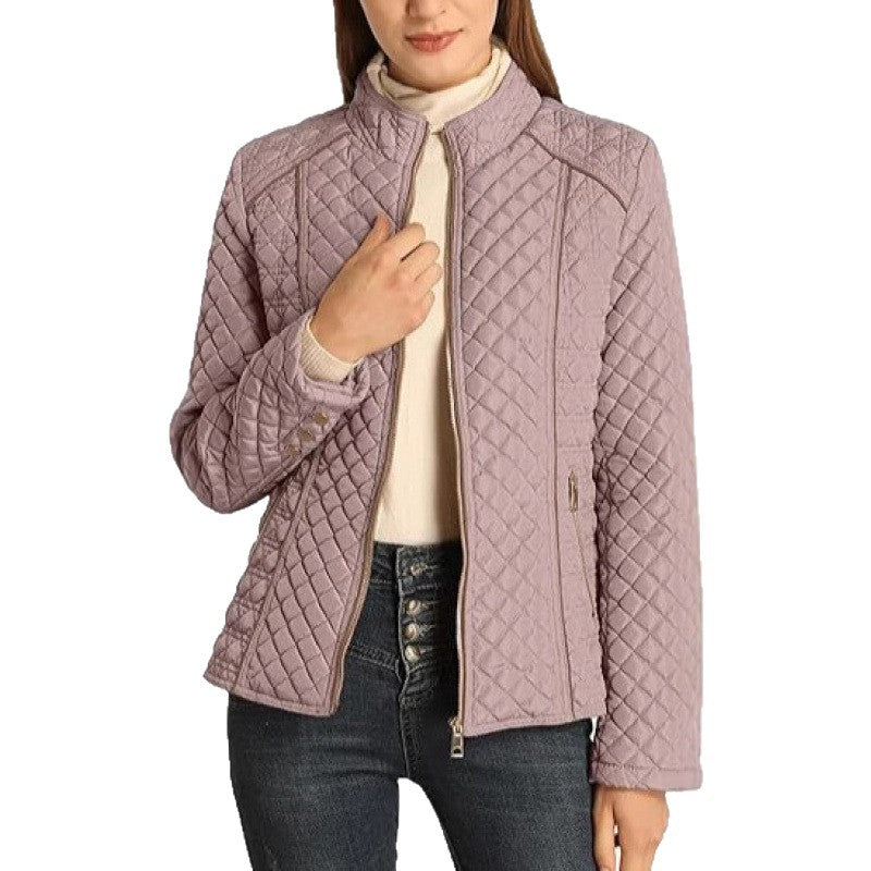 Chic women's winter fashion: a warm and cozy quilted jacket