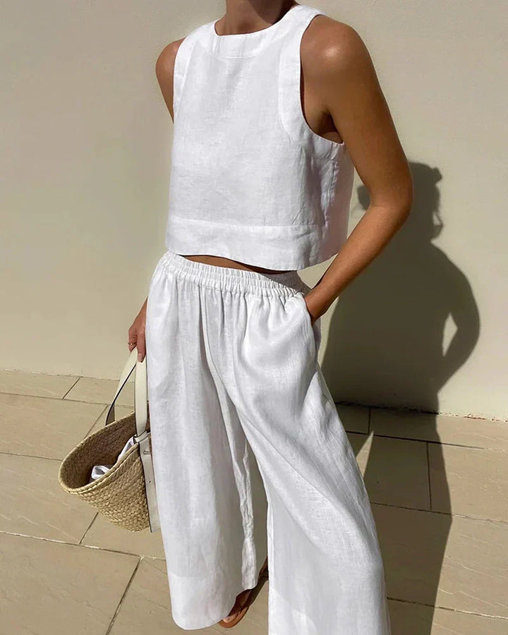 Women's casual sleeveless top & capri pants set. Perfect comfortable two-piece summer loungewear.