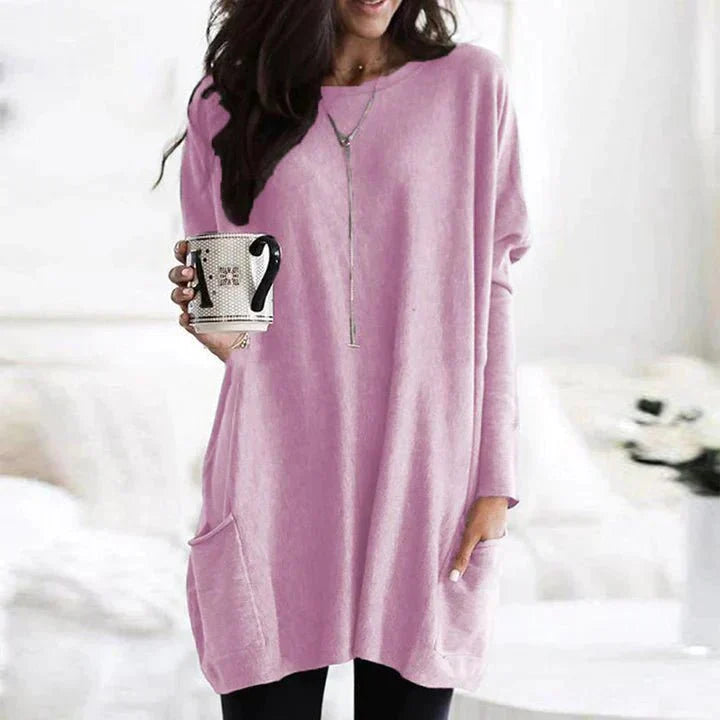 Everyday women's top, relaxed fit, with handy pockets for a comfortable casual look.