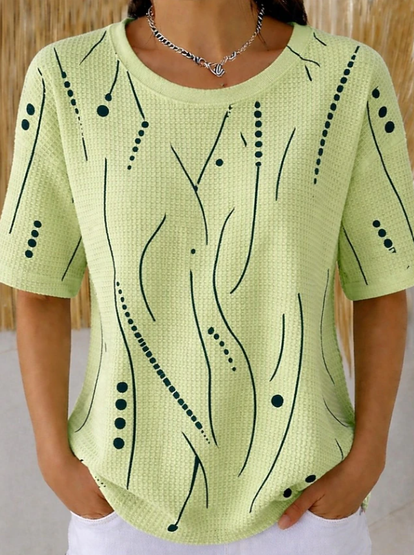 Soft women's textured wave knit top, short sleeve, comfortable and breathable, ideal for casual everyday fashion.