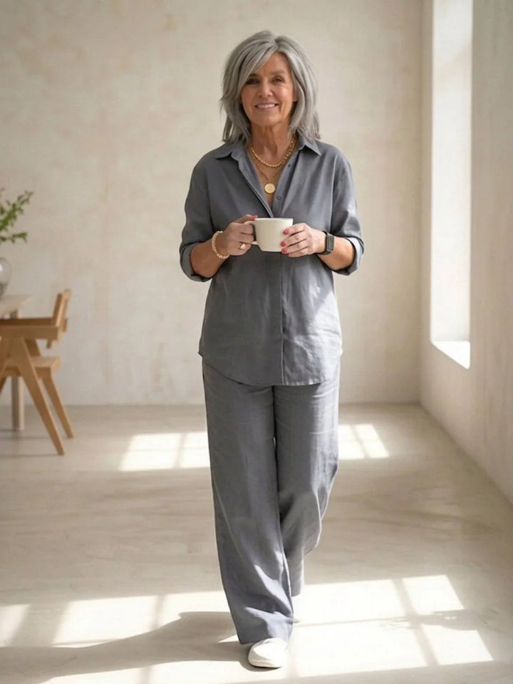 Travel-friendly women's matching set: button-down shirt & wide-leg pants. Easy comfort.