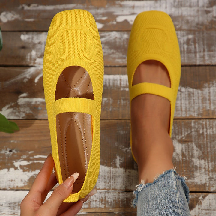 Comfortable and fashionable women's Mary Jane ballet flats