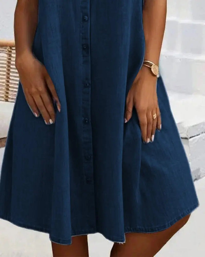 Comfortable & chic women's short sleeve button-down shirt dress, perfect for relaxed summer everyday wear.