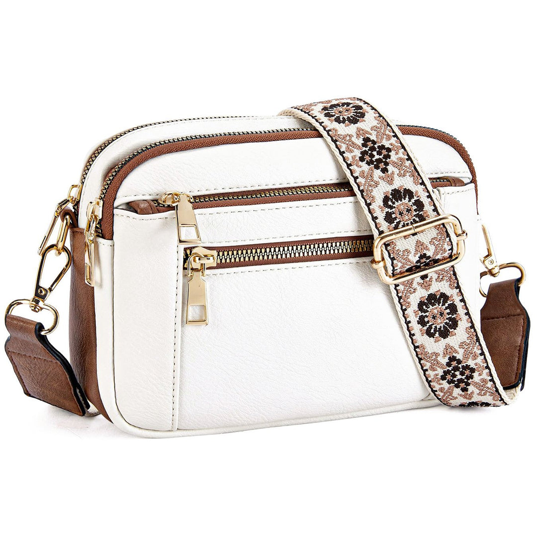 Women's chic crossbody bag with adjustable strap, perfect for everyday use.