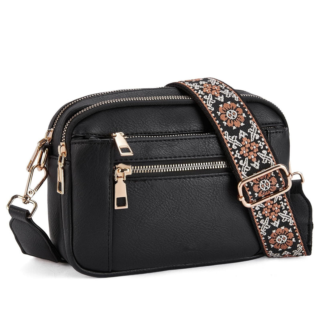 Modern chic crossbody bag for women, designed for comfort and versatile styling.