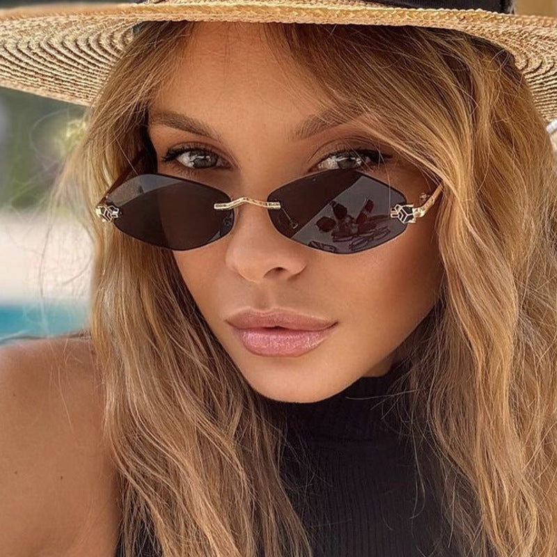Stylish women's geometric eyewear with UV protection. Chic accessory for summer, unique double frame.