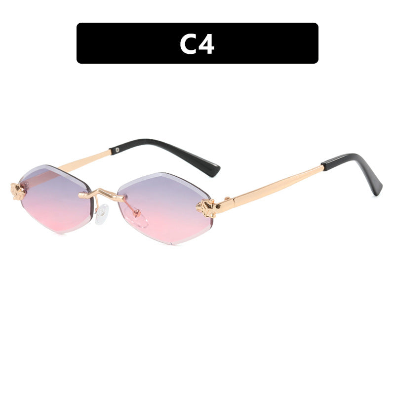Fashion-forward women's geometric sunglasses. UV protective lenses & a stylish metal/plastic double frame.