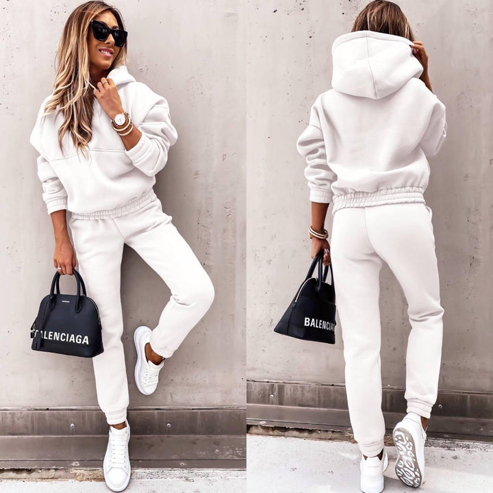 Grey casual set for women, a comfortable sweatshirt and jogger pants, perfect for relaxing or everyday errands.
