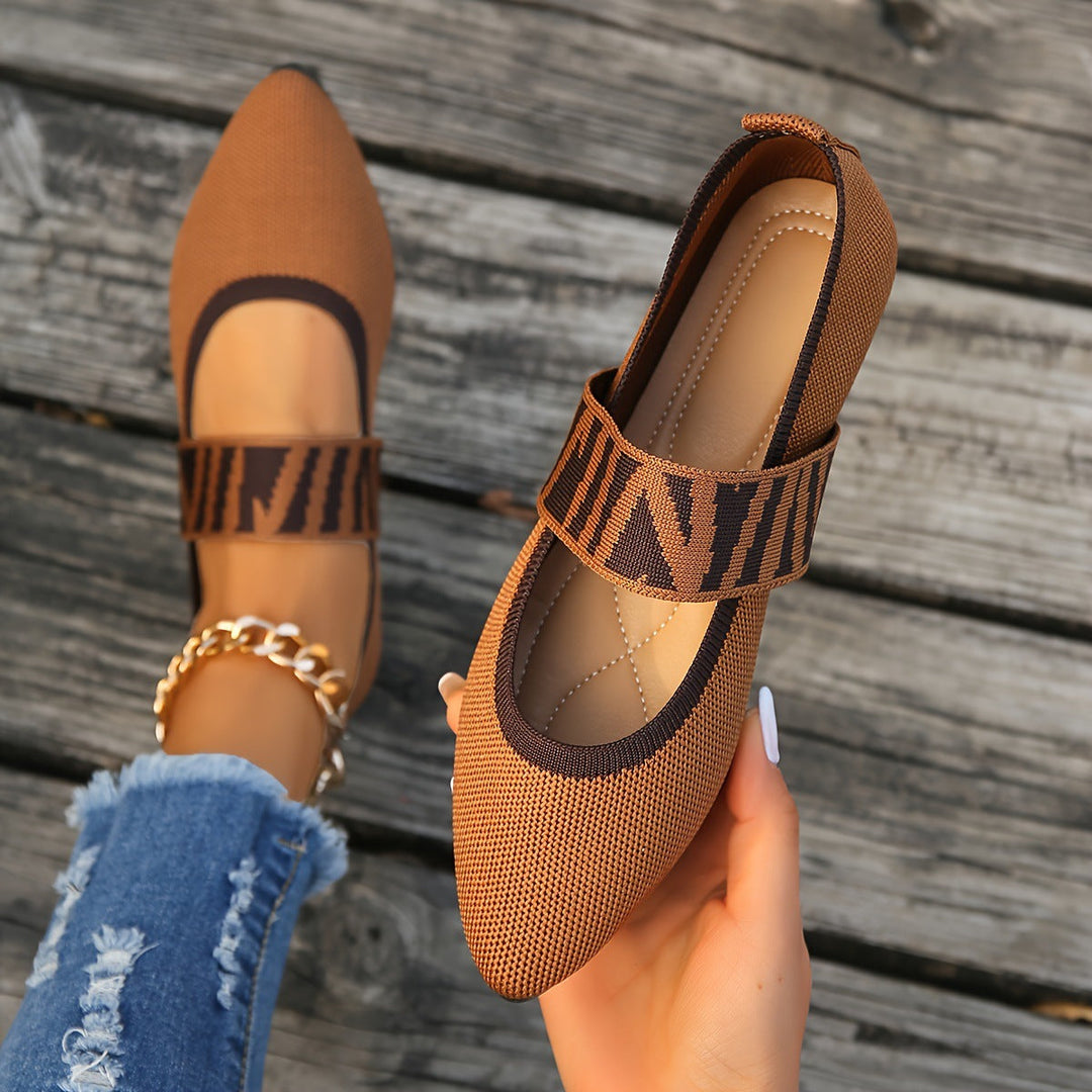 Stylish patterned ballet flats for women. Chic pointed-toe design, perfect fashion footwear for versatile outfits.