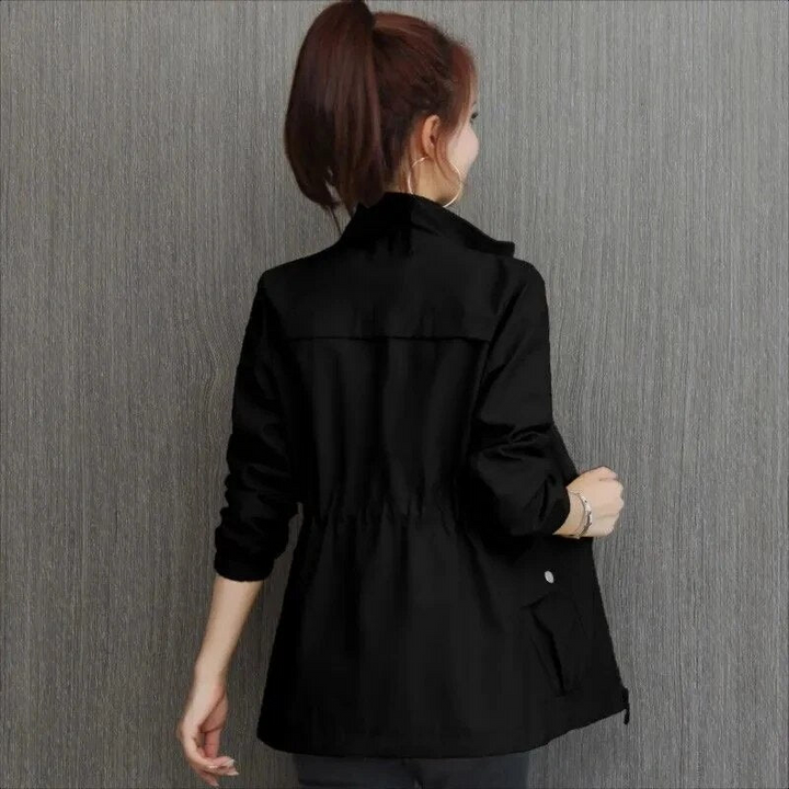 Stylish short jacket for women, ideal for summer and transitional weather.