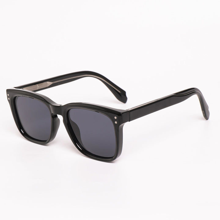 Women's chic textured frame sunglasses with UV protection. Stylish fashion eyewear for summer.