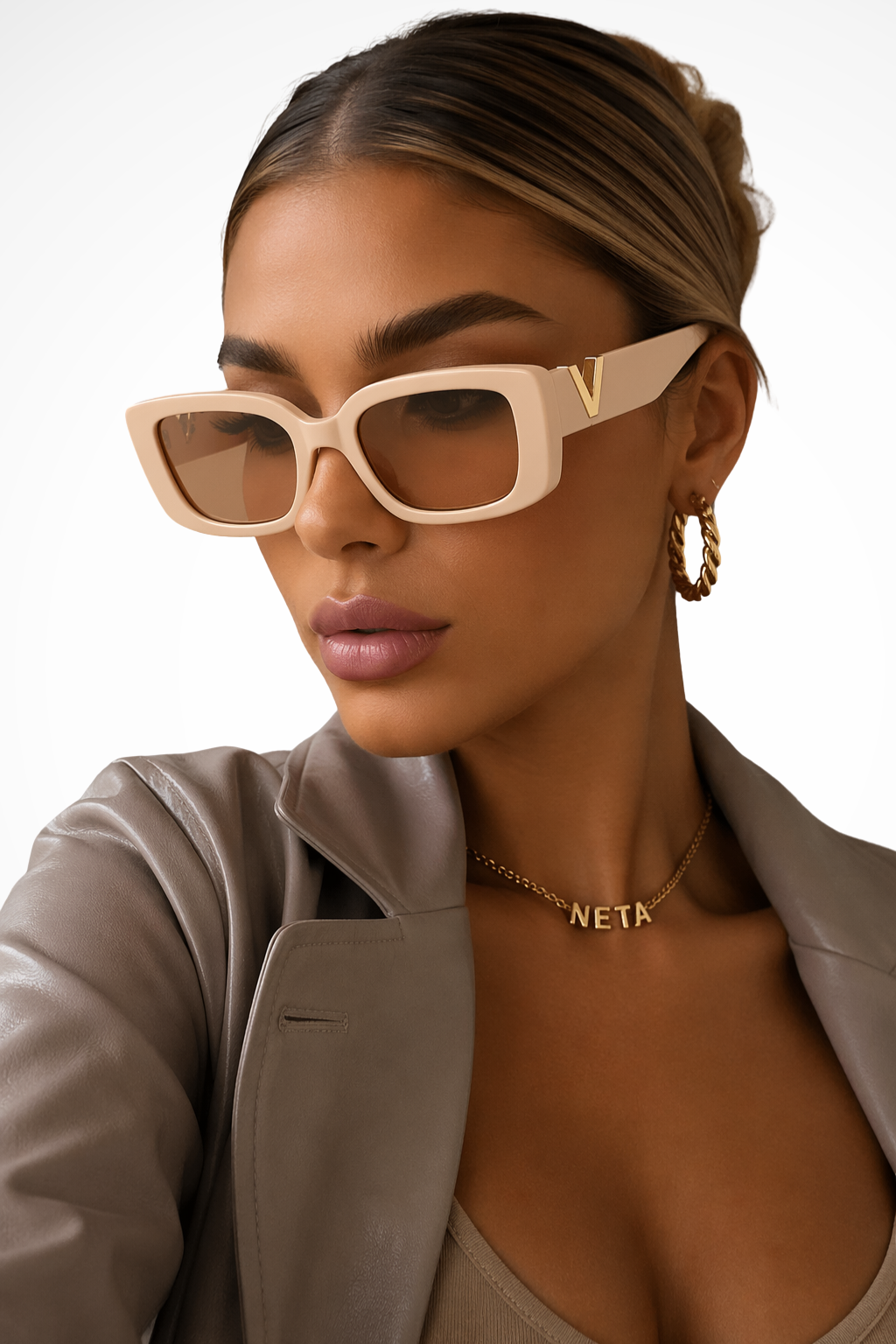 Elegant women's cat eye sunglasses, chunky frame, distinguished by a striking gold V detail, a must-have accessory.