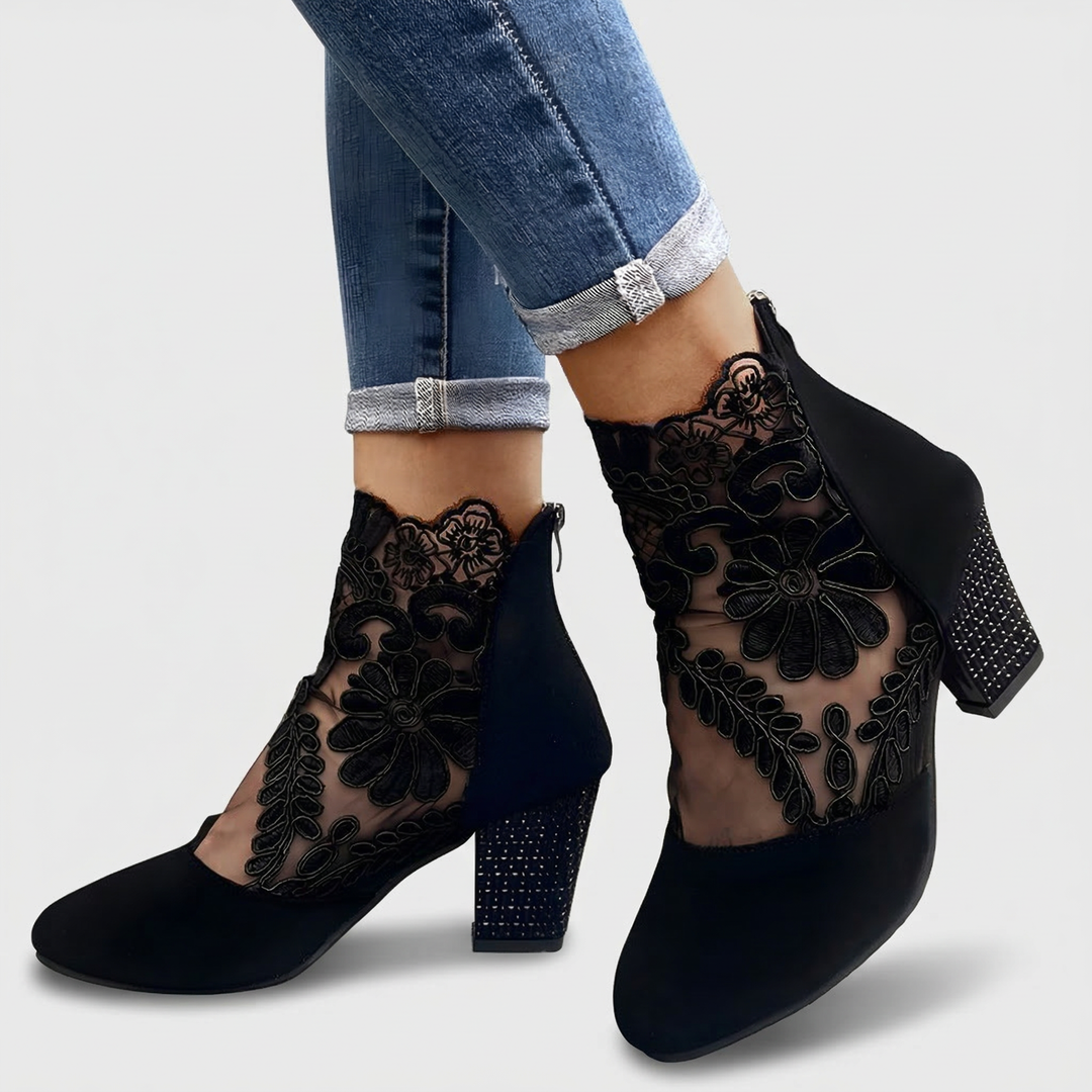 Women's Clarisse stylish orthopedic heels for all-day comfort, providing arch support.
