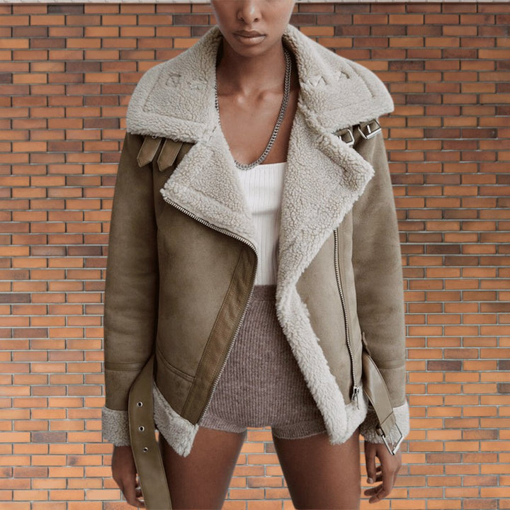 Cozy women's aviator outerwear, perfect for fall and winter. Features a warm collar and durable design.