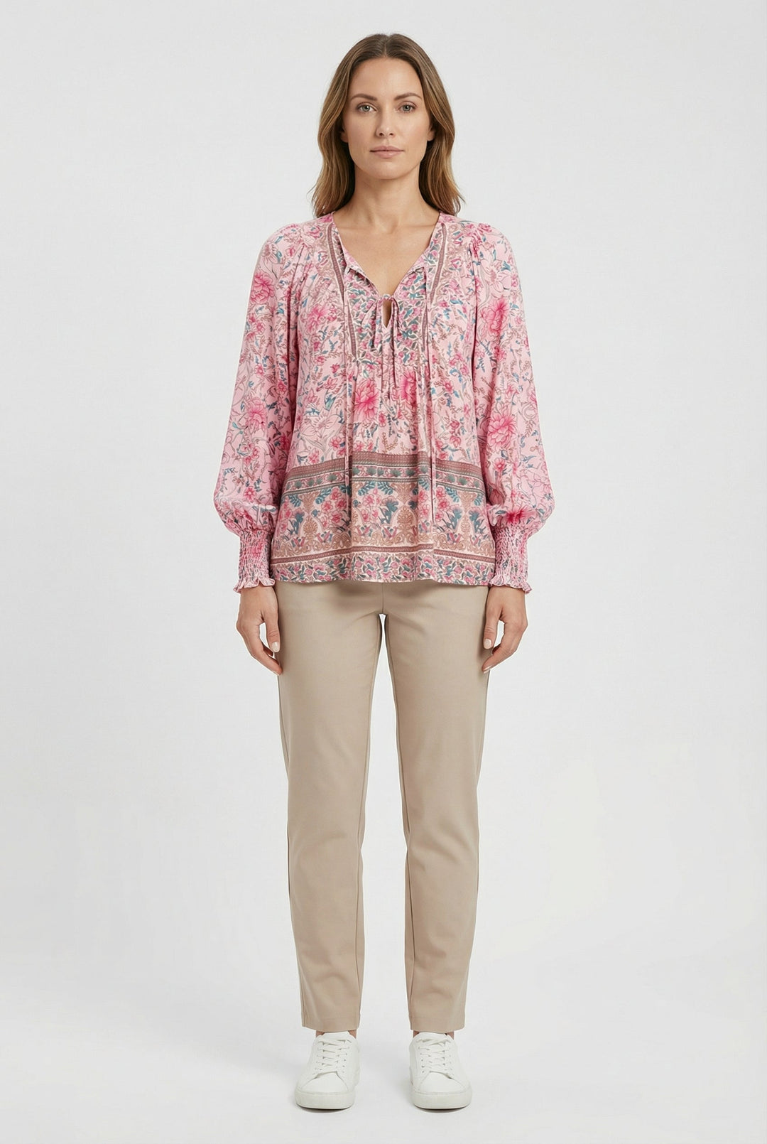 Wardrobe staple: a comfortable and versatile women's flattering top