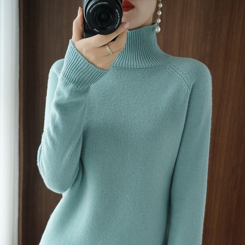 Professional look: women's classic fit turtleneck sweater for workwear outfits.