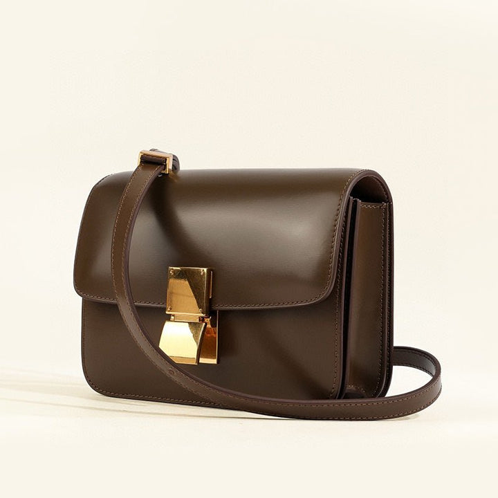 Chic women's shoulder bag with a classic flap design. Versatile and compact for everyday.