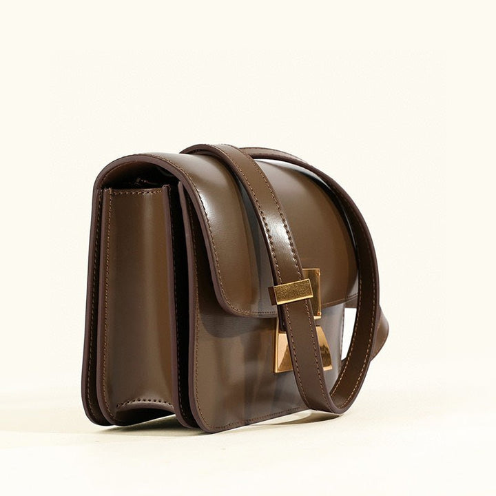 Classic women's handbag: Flap Box Shoulder Bag, ideal for a chic look.