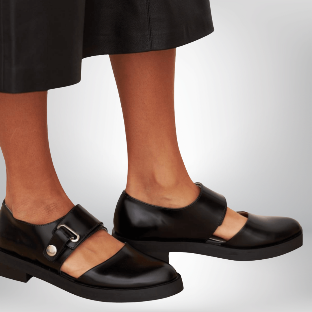 Versatile women's strap shoes with a classic buckle detail and all-day comfort.