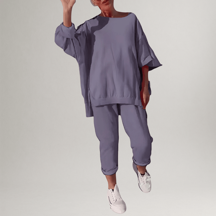 Stylish & comfortable women's oversized blouse & trouser matching lounge set, perfect for casual elegance.