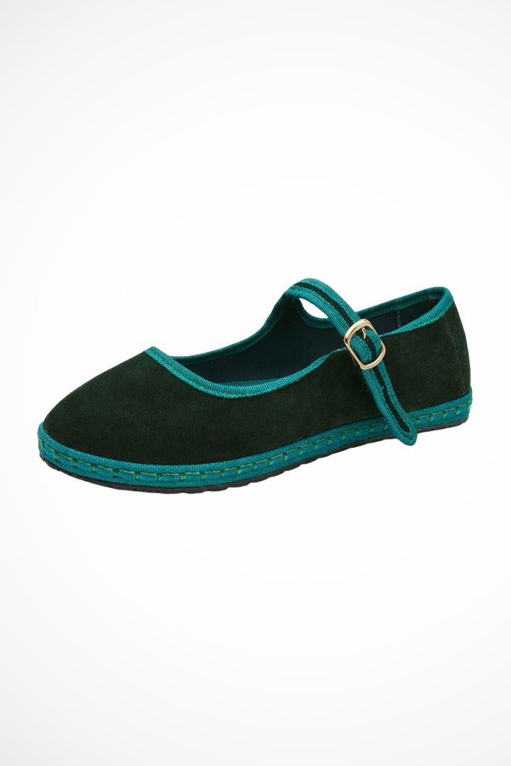 Women's elegant black Mary Jane flats, comfortable everyday shoes with a stylish round toe and buckle strap.