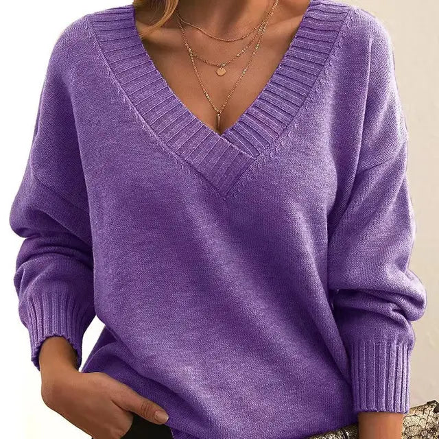 Versatile women's soft knit long sleeve pullover, classic round neck sweater for elegant casual winter.