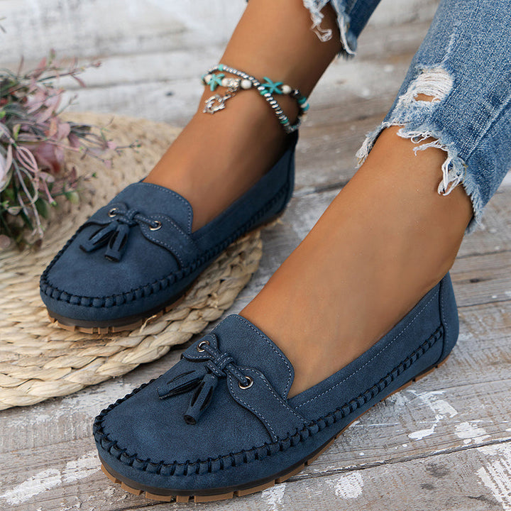 Women's Classic Tassel Loafers, closed-toe slip-on flats for comfortable everyday wear. Ladies fashion.