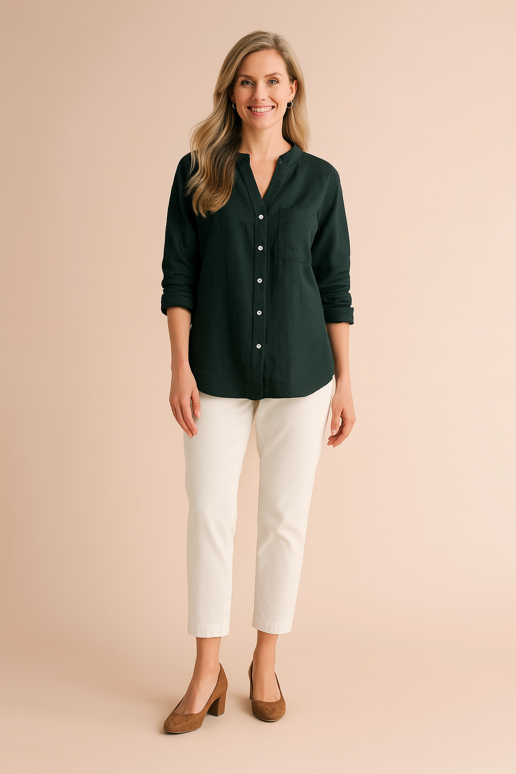 Everyday women's shirt with a timeless stand-up collar and chest pocket.