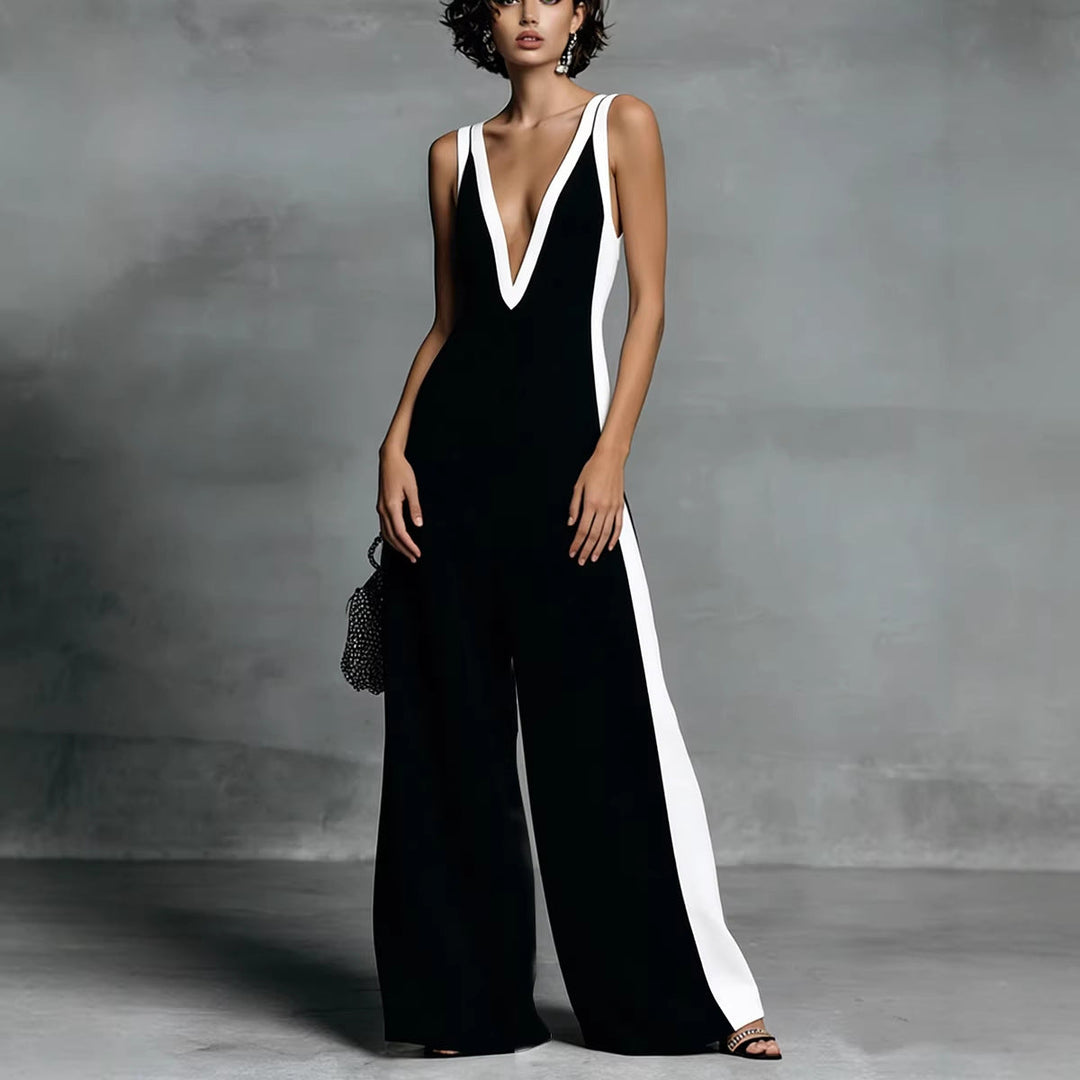 Comfortable women's colour-block wide-leg jumpsuit. Sleeveless V-neck, an elegant one-piece for smart casual or evening.