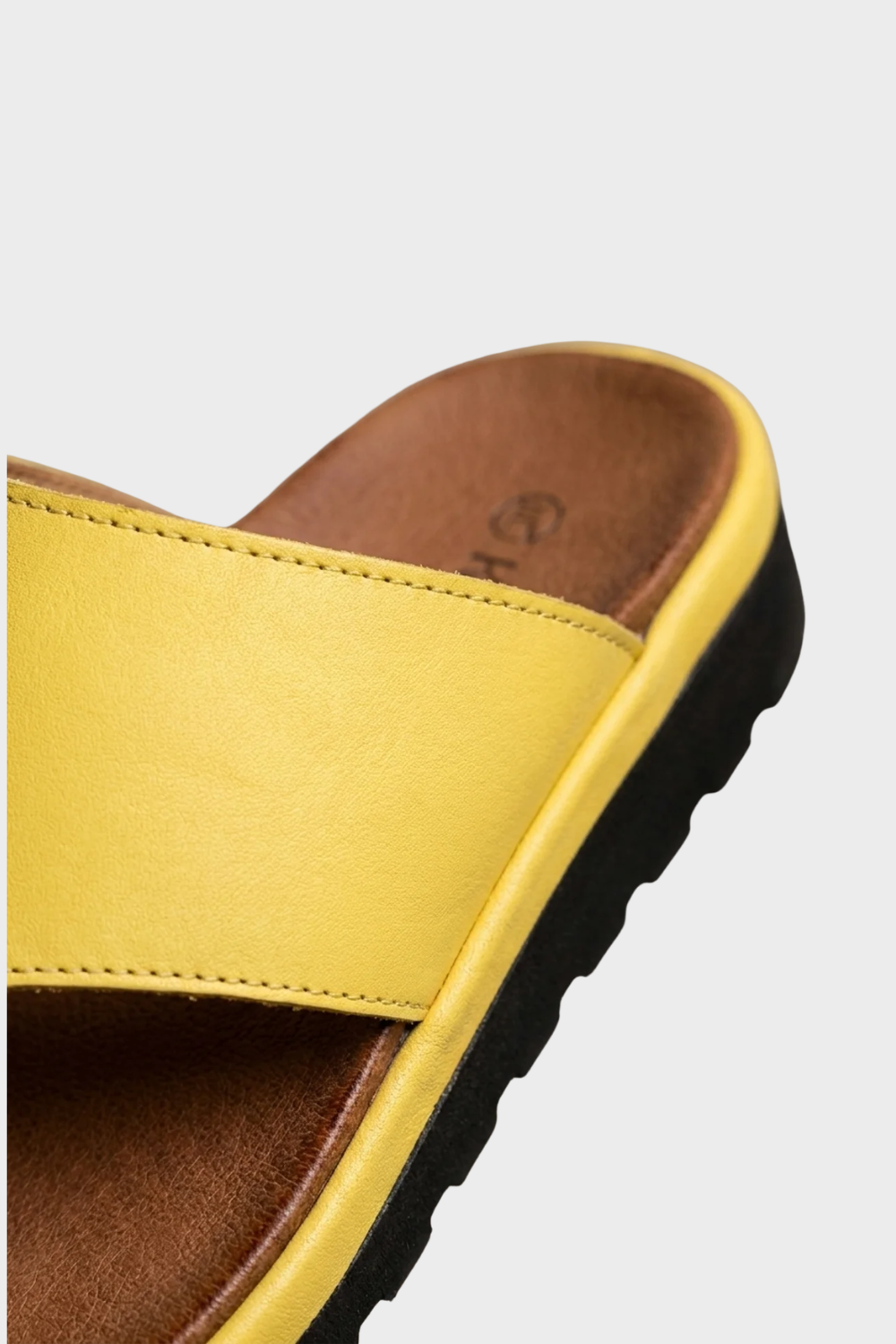 Casual women's orthopedic toe-post sandals, ideal for weekend wear & arch support.