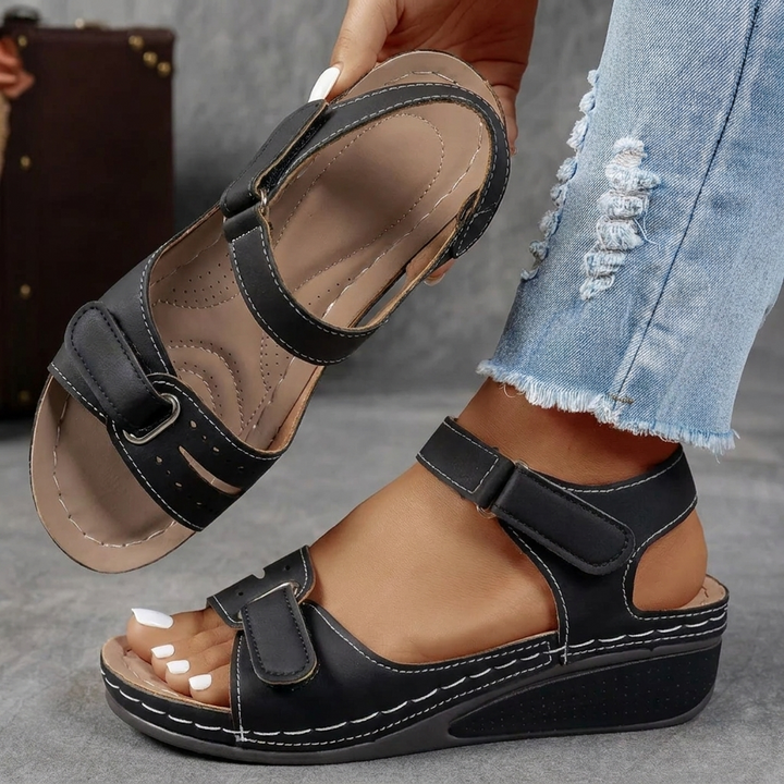 Comfortable wide fit women's platform sandals. Adjustable straps ensure a perfect, supportive fit.