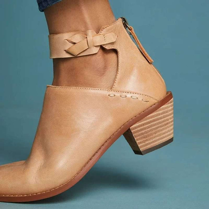 Versatile women's slip-resistant shoes designed for maximum comfort