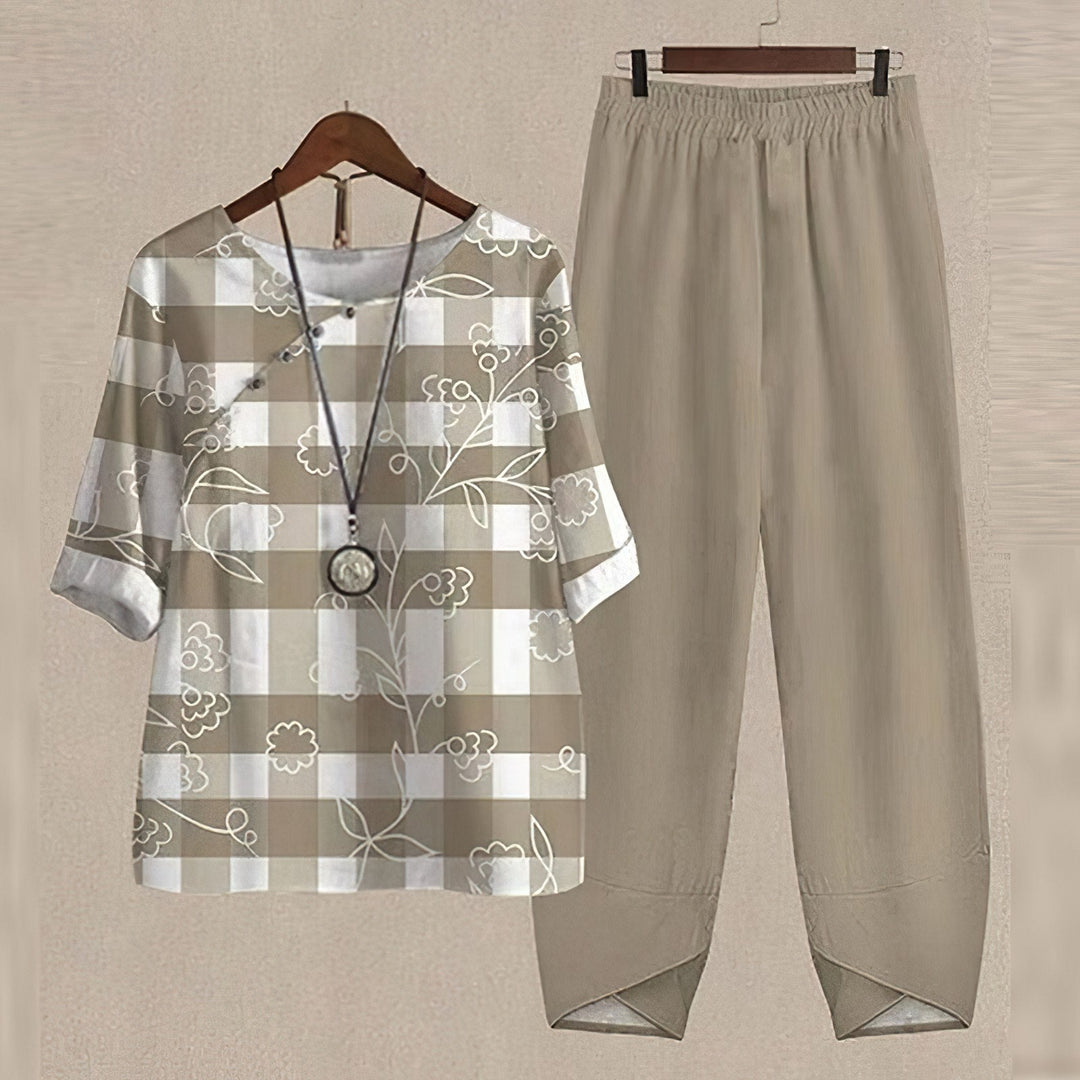 Lightweight women's two-piece set: comfortable shirt & trousers, perfect for summer outfits & holiday style.