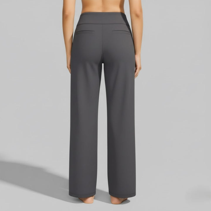Casual women's trousers with ultimate stretch fabric, ideal for daily movement.